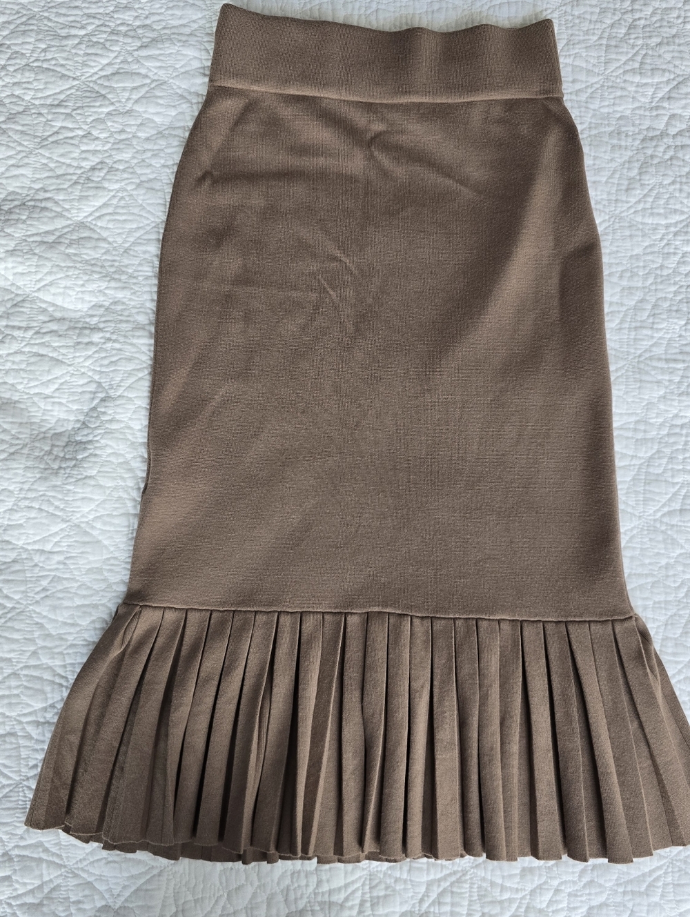 Club Monaco Slim Pleated Hem Knit Taupe Midi Pencil Skirt - Picture 6 of 10